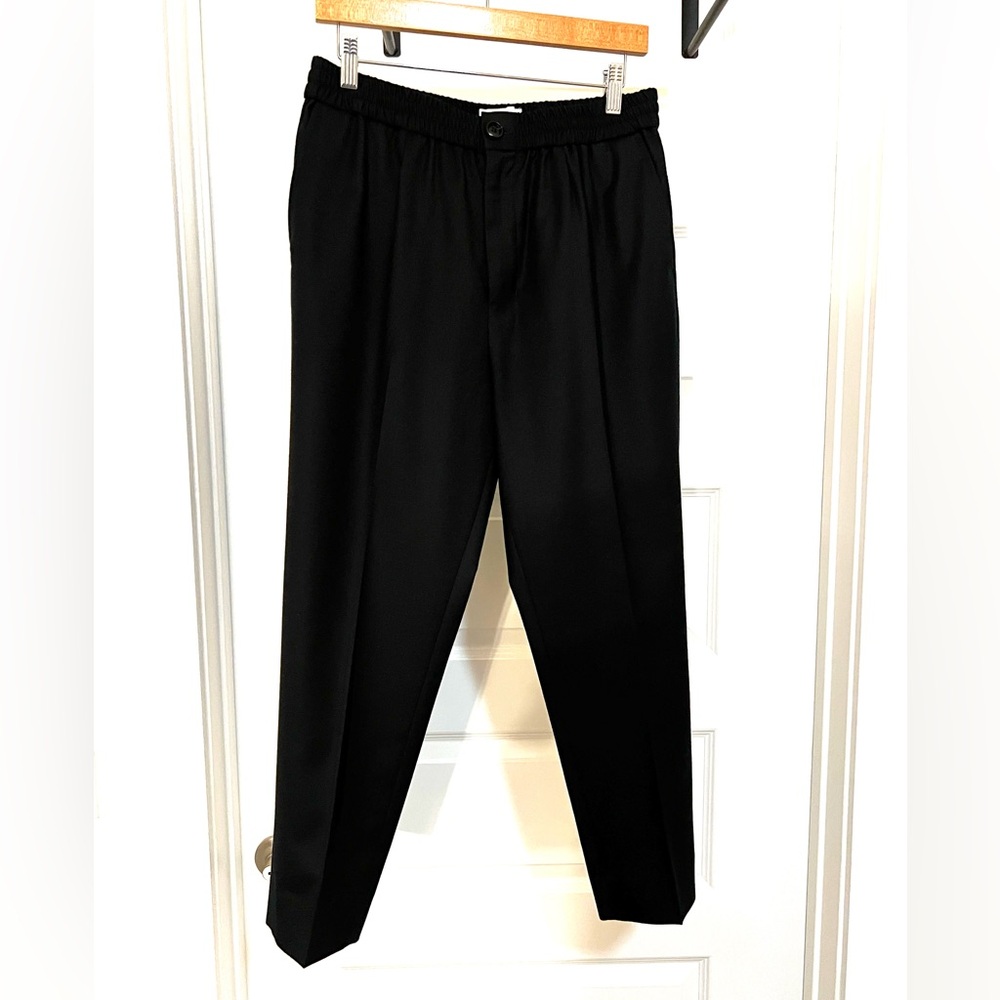 Ami Paris Cropped Fit Elasticated Black Trousers
Size: 40